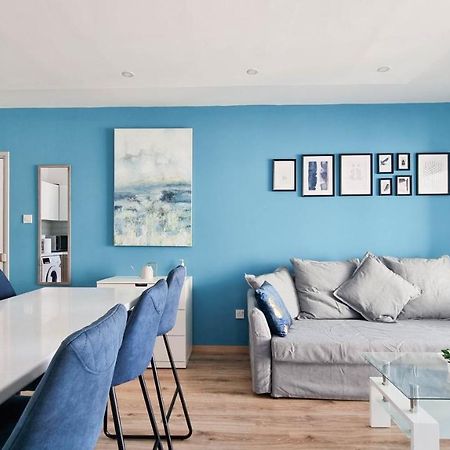 Modern Retreat: 2Br Stylish Apt With Comfy Rooms! Smart Tv With 200Mbps Internet Larnaka Exterior foto